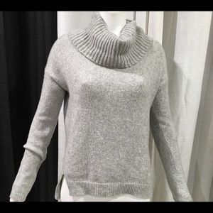 🖤 Gap cowl turtle neck sweater